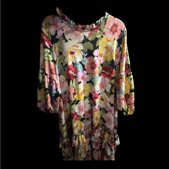 Vibrant Floral Maxi Dress - Picture 4 of 6